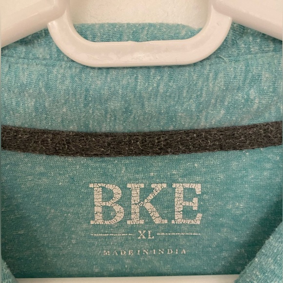 Men BKE distressed shirt - Picture 3 of 9